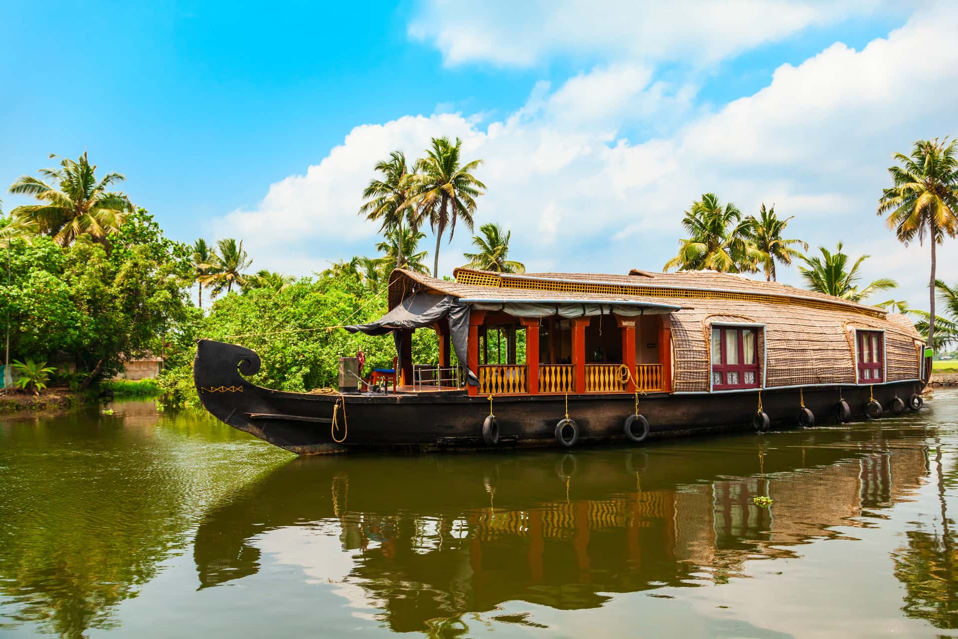 Stay At Houseboats In Alleppey in Kerala