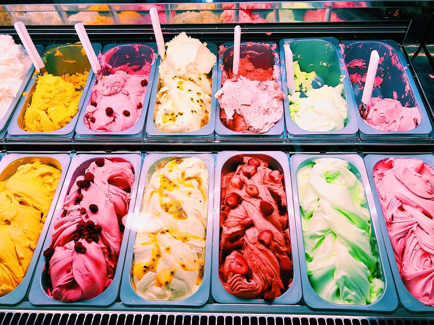 Spot The Real Deal At La Boutique Del Gelato in Europe Honeymoon Tours
