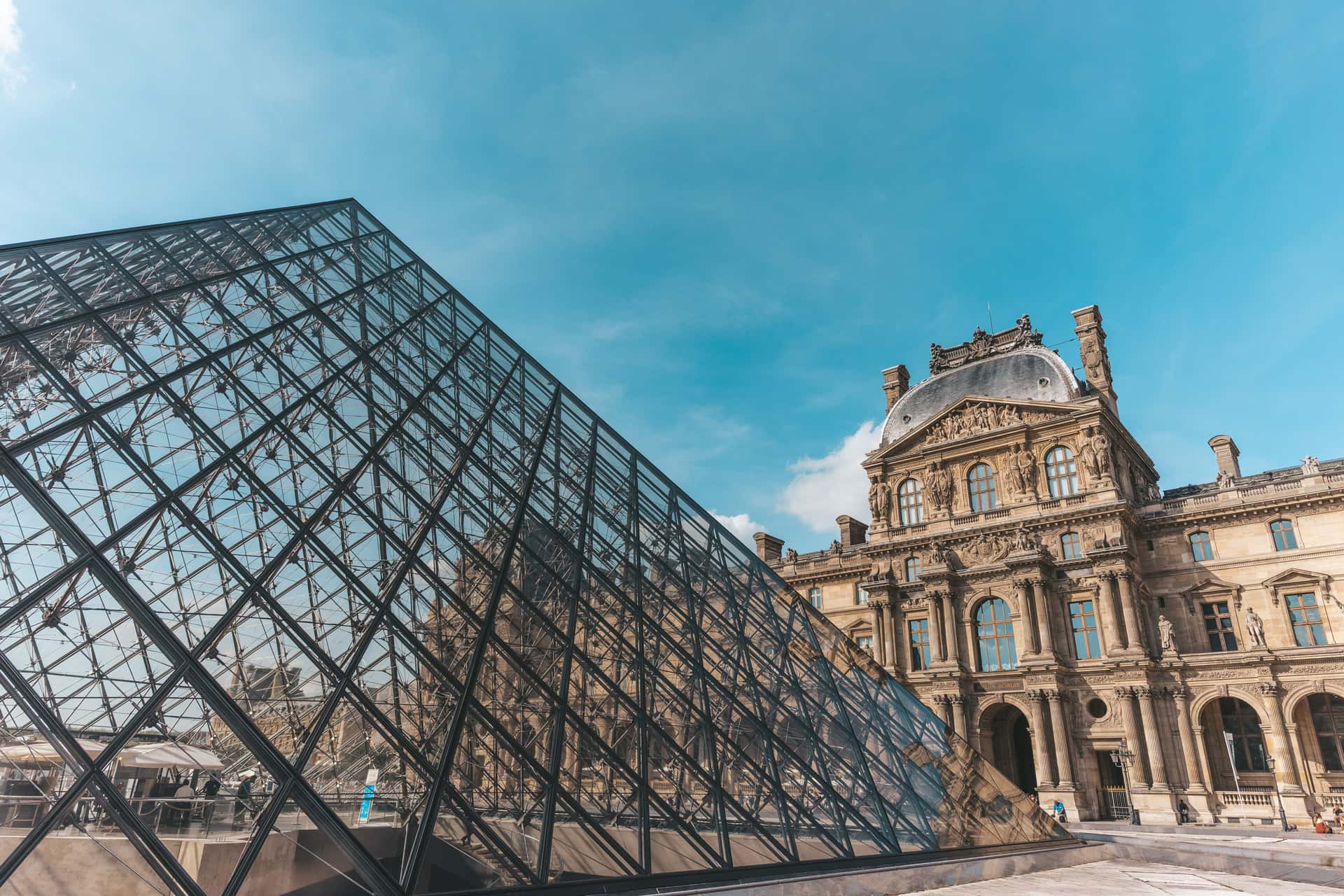 Louvre Museum - Audioguide in Europe Honeymoon Tours