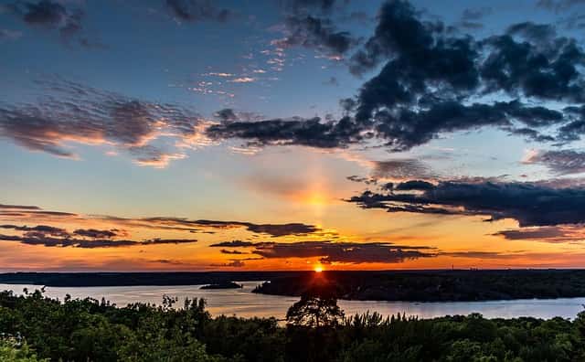 Catch The Midnight Sun in Iceland And Finland Maharaj Tour
