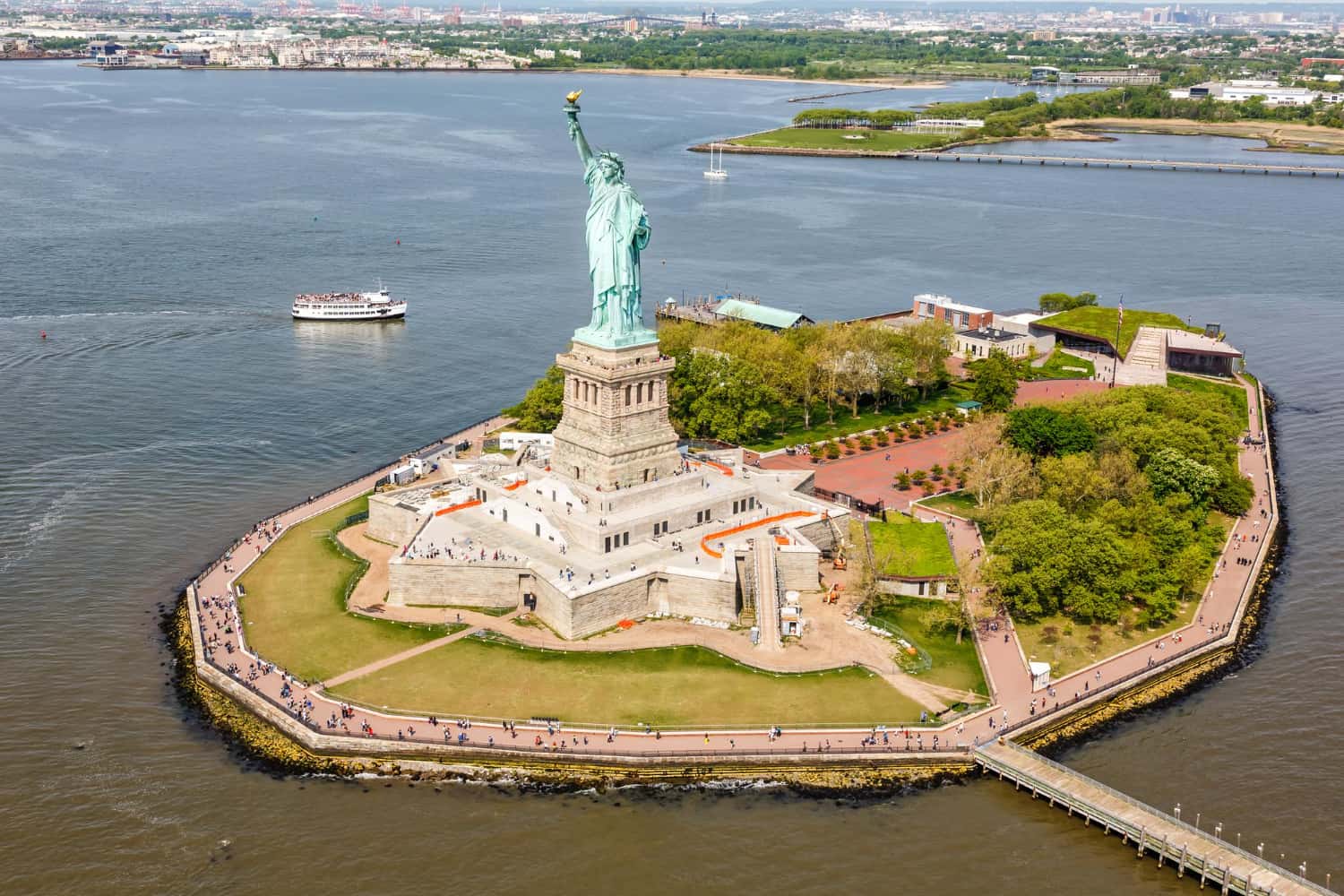 Circle Around Statue of Liberty tour in USA & Canada Monsoon Tours